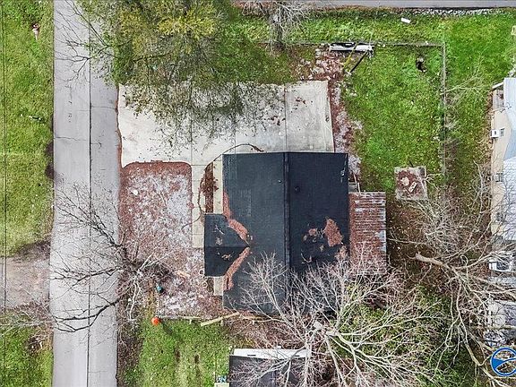 4th image of 901 Frazier St