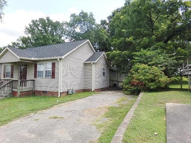 2nd image of 1314 Woodlawn Ave