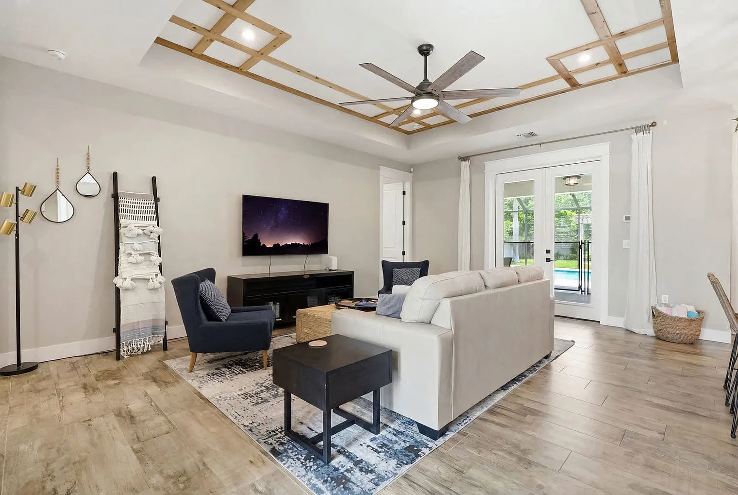 4 bed, 2.0 bath, 1765 sqft, $9,975 — Photo 4