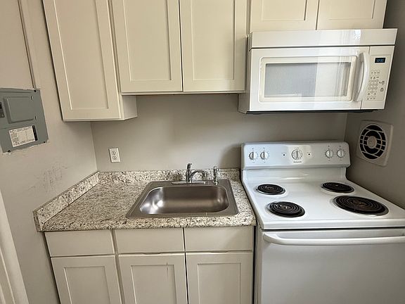 4th image of 158 Fountain St #1D1