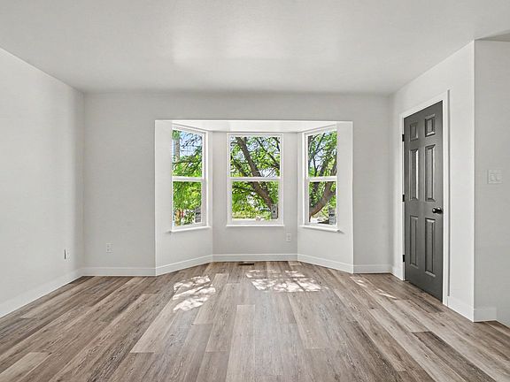 3rd image of 134 21st Ave