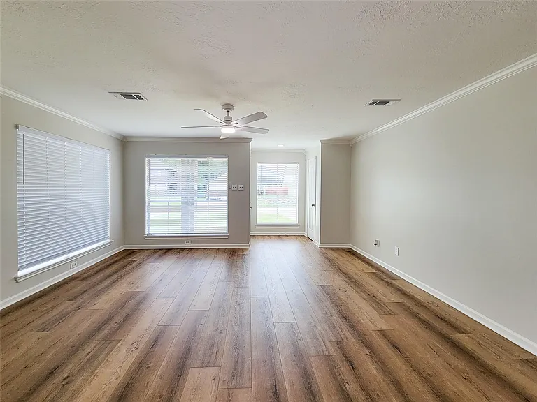 3658 Villa Glen Dr — Photo 11