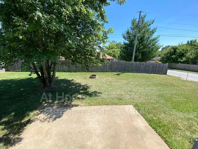 402 N Becky Cir — Photo 12