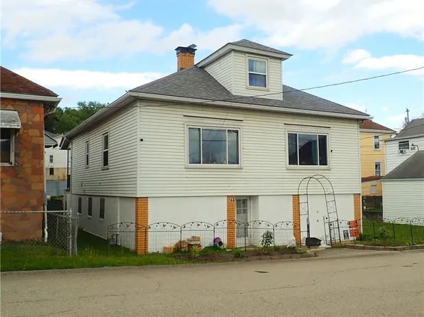 44 Fairgarden St, Republic, PA 15475
