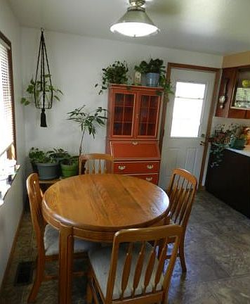 4th image of 890 SE 24th Ave