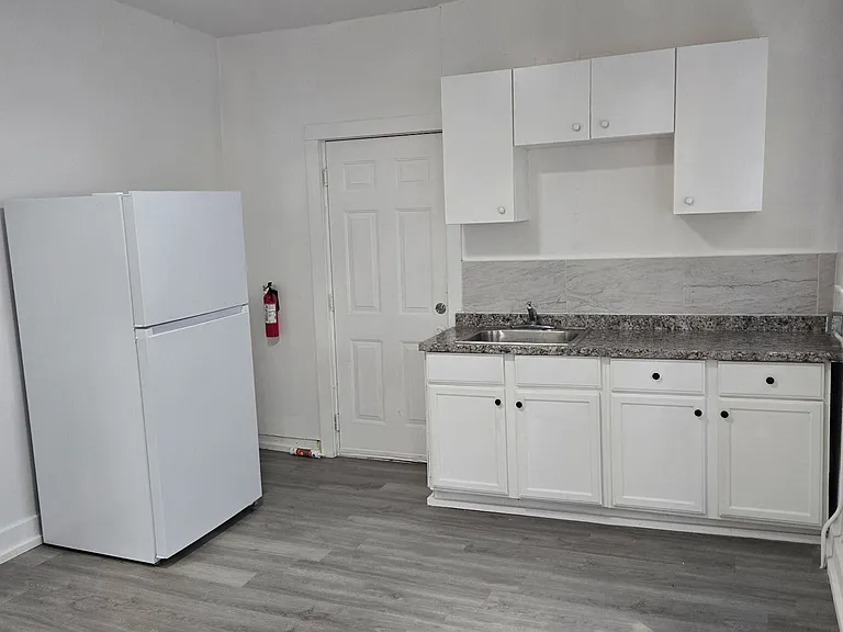 289 Division St #1 — Photo 3