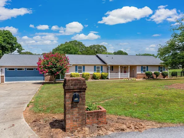 208 Pineview Dr, Pelzer, SC 29669