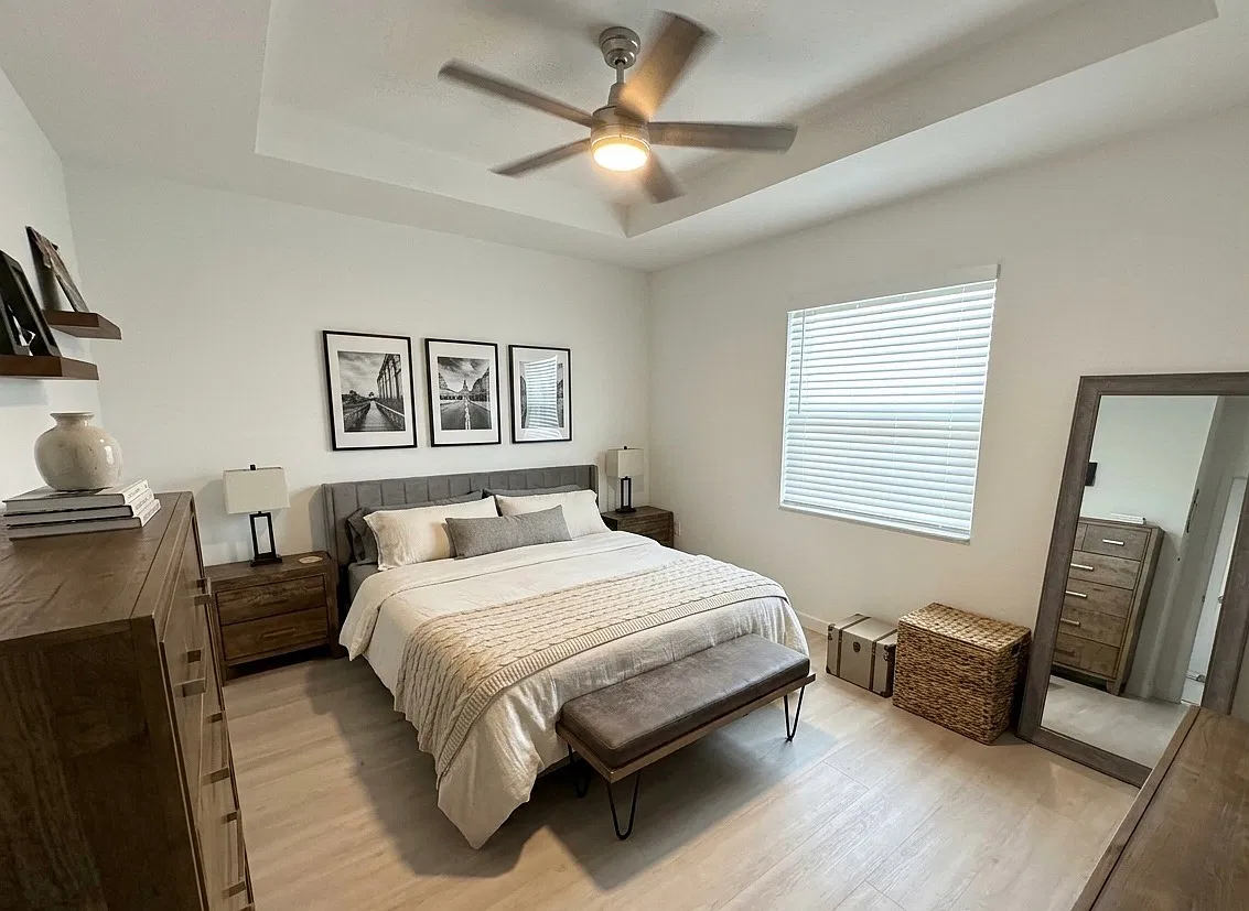 3 bed, 2.5 bath, 1612 sqft, $4,000 — Photo 3