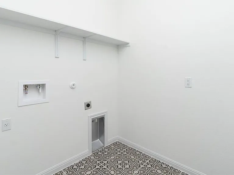 220 Tanda Ln — Photo 18