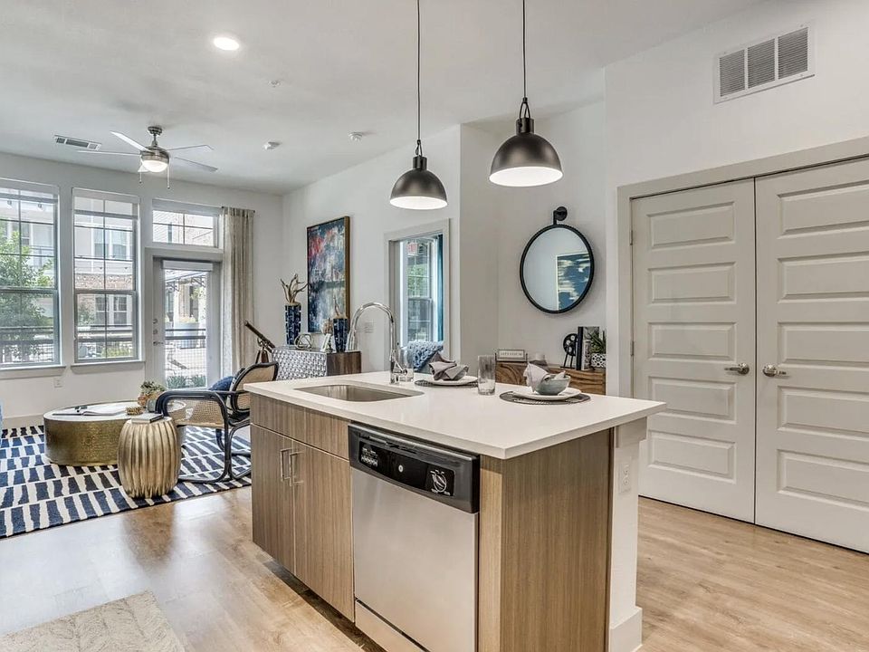 1st image of 3002 Canton St #2