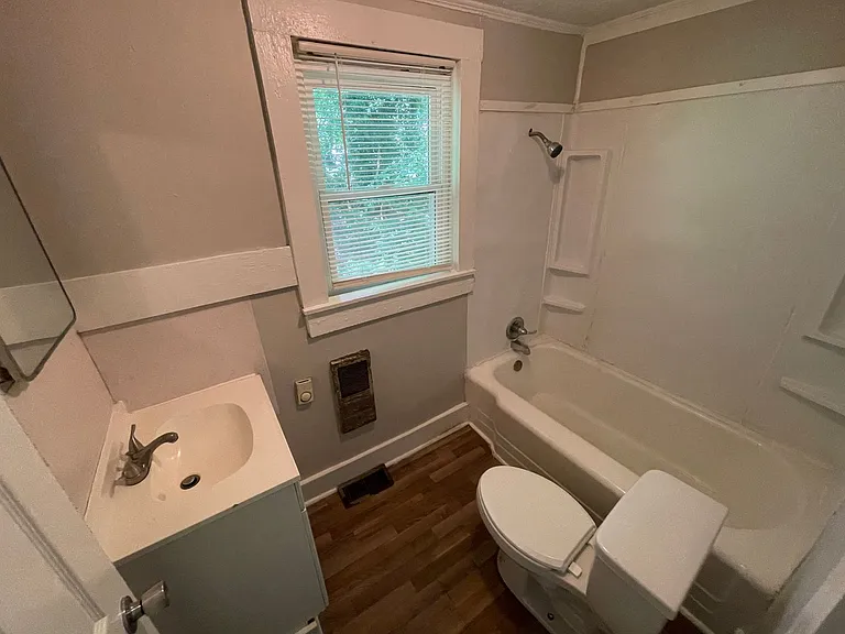 310 W Norment Ave — Photo 8