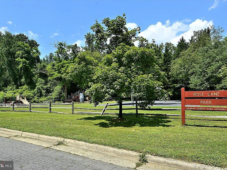 3227 Sherry Ct — Photo 34