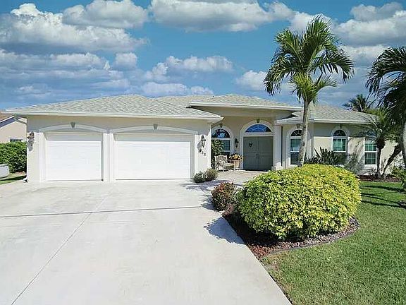 655 ne Emerson st, 2 car garage with workshop, Electric door opener