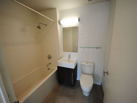 4th image of 158 Johnson Ave APT 207
