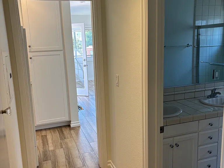 412 1/2 Dahlia Ave — Photo 8