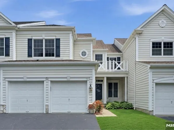 96 Hickory Hill Blvd #1205, Totowa, NJ 07512