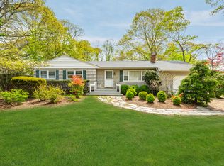 258 Sunset Ave, Westhampton Beach, NY 11977