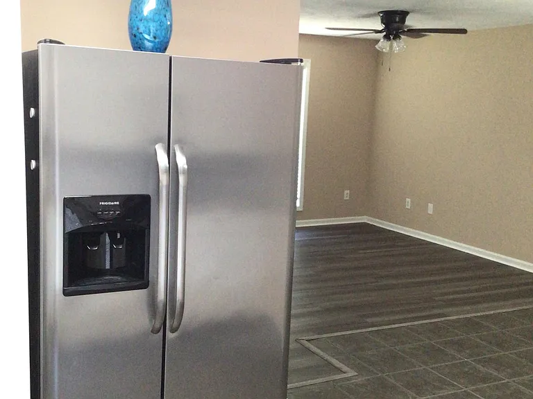 6112 Potomac Cir — Photo 9