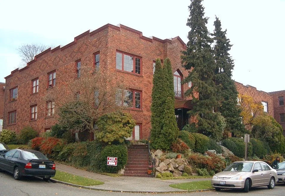 2044 Yale Ave E #302