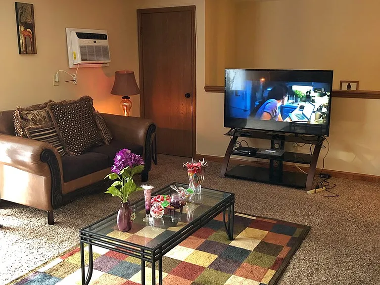 Orchard Apartments — Photo 6