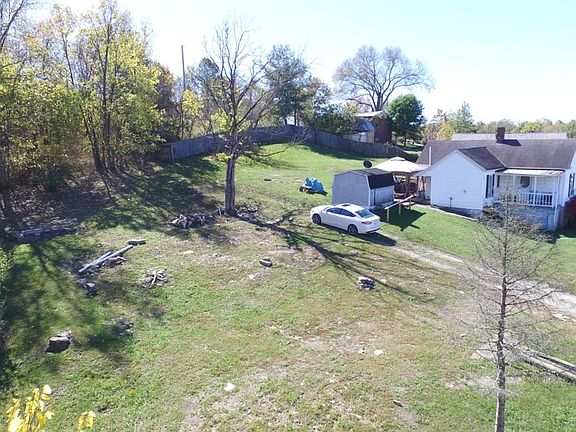 2nd image of 247 Vine St
