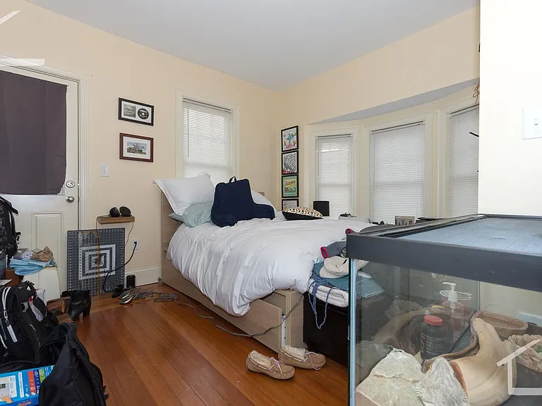 76 Brooks St #2B — Photo 4