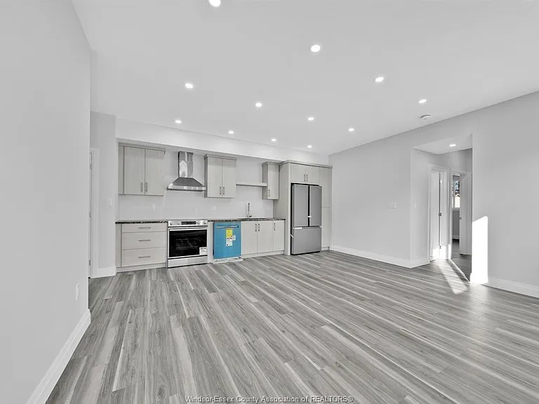 3549 Peter St #4 — Photo 8
