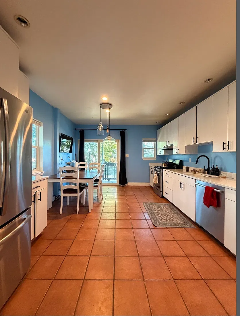 3 bed, 1347 sqft, $3,700 — Photo 4