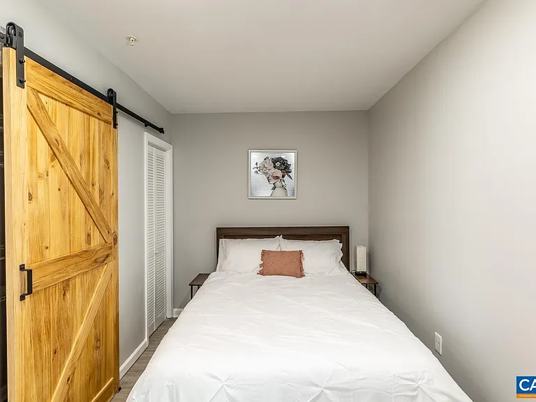 1329 Riverdale Dr #4 — Photo 11