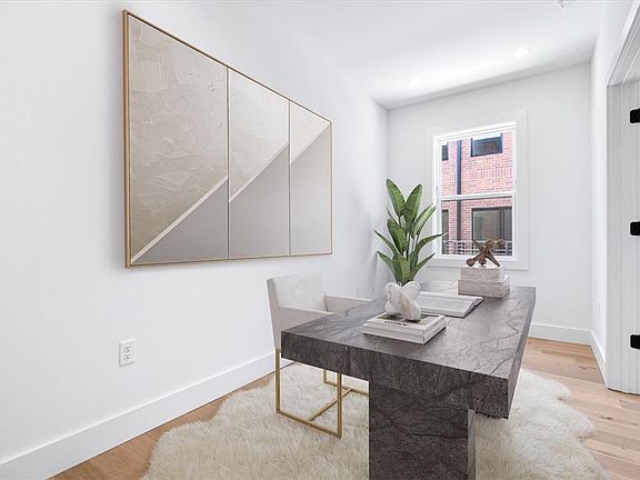 3rd image of 331 SW Sweetspire Ct
