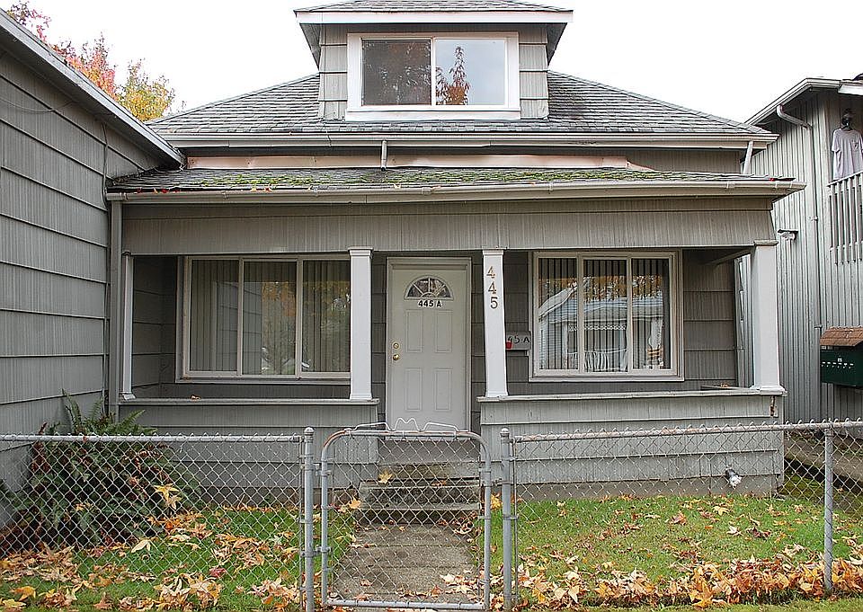 2nd image of 441 Smithers Ave S