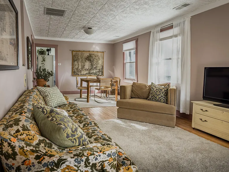 415 Pierce St — Photo 3