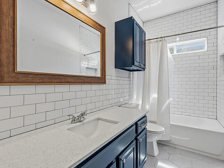 2720 Oak Springs Dr — Photo 20