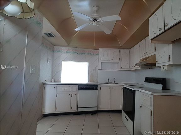 3rd image of 1670 NE 191st St APT 201-3