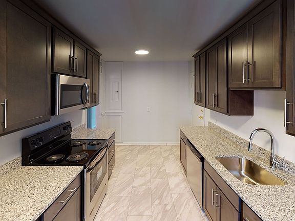 3rd image of 4205 Forest Hill Ave #2
