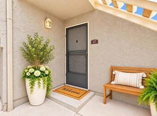 930 Via Mil Cumbres Unit 27, Solana Beach, CA 92075
