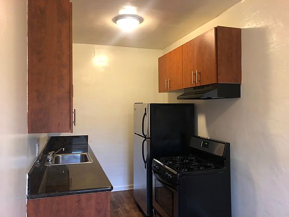 3rd image of 849 S Oxford Ave APT 209