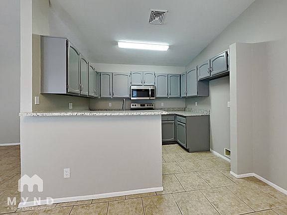 5th image of 16024 S Catalina St