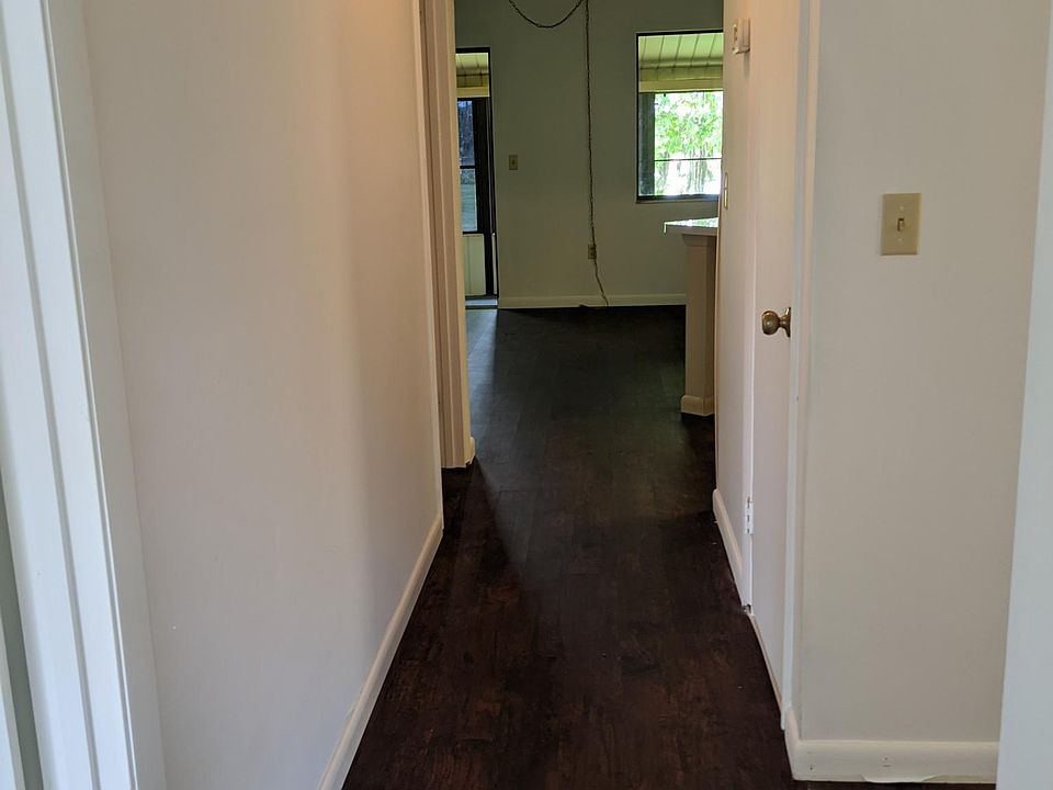 1st image of 500 Fairways Cir