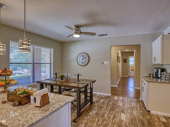 5th image of 2225 San Jacinto Dr