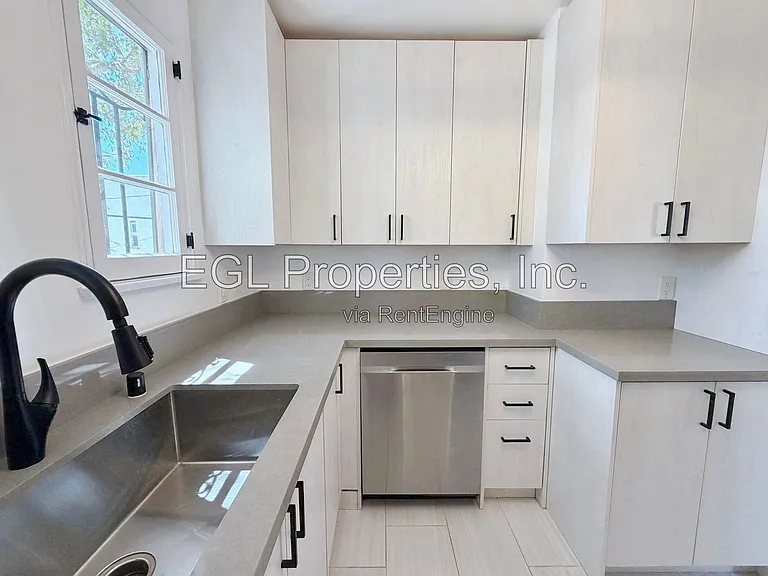 1016 1/2 S Crescent Heights Blvd — Photo 18