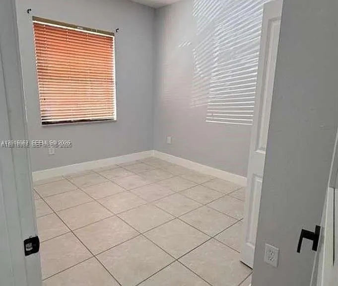 2120 NE 37th Rd — Photo 17