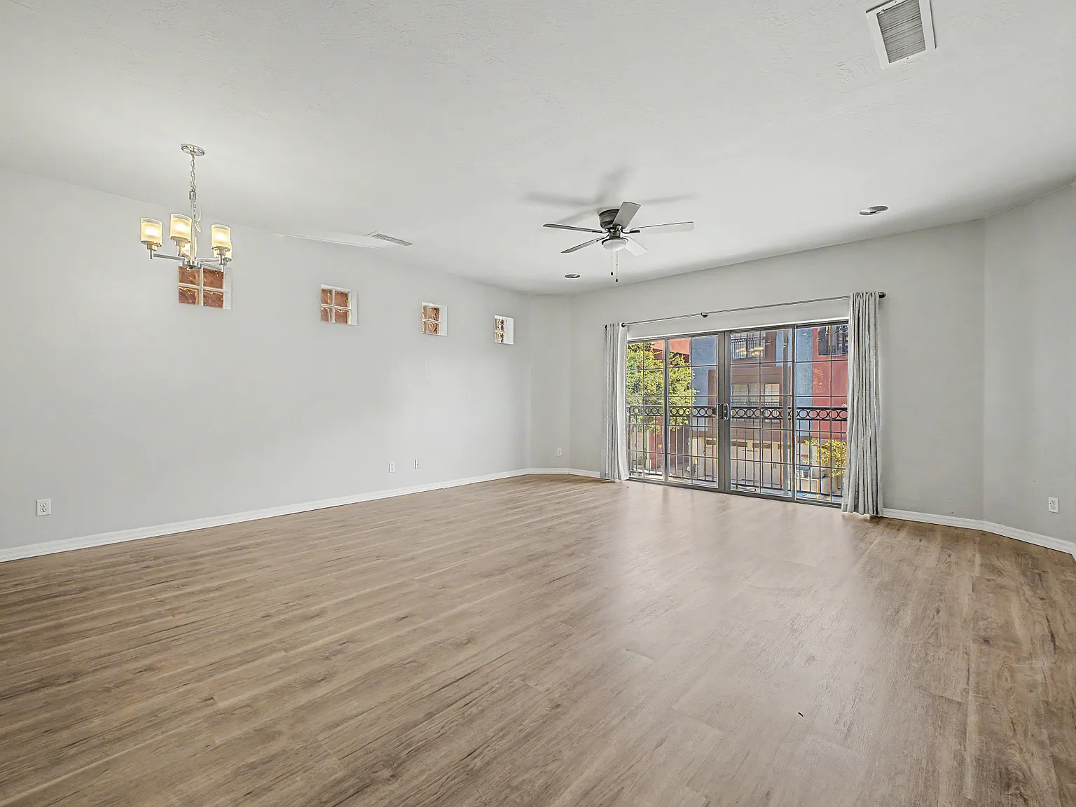 3434 E Avalon Dr — Photo 3