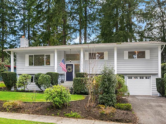 2nd image of 16731 NE 98th Pl