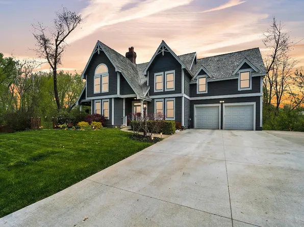 5201 Hunt Club ROAD, Wind Point, WI 53402