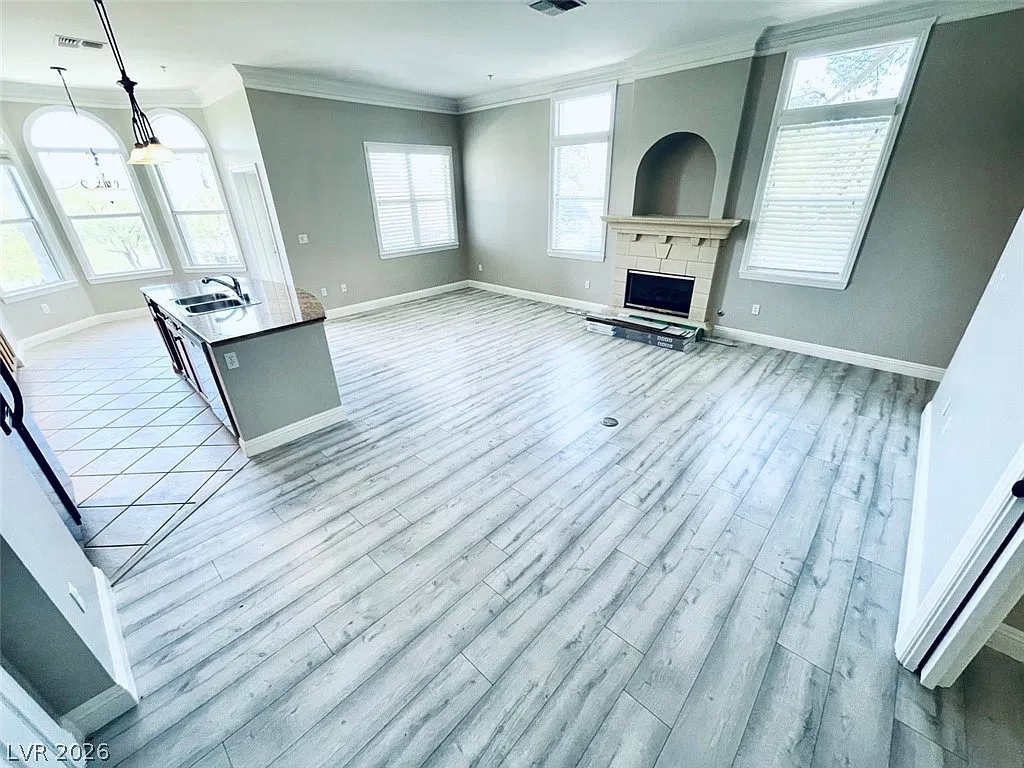 1 bed, 1.0 bath, 1004 sqft, $1,600 — Photo 4