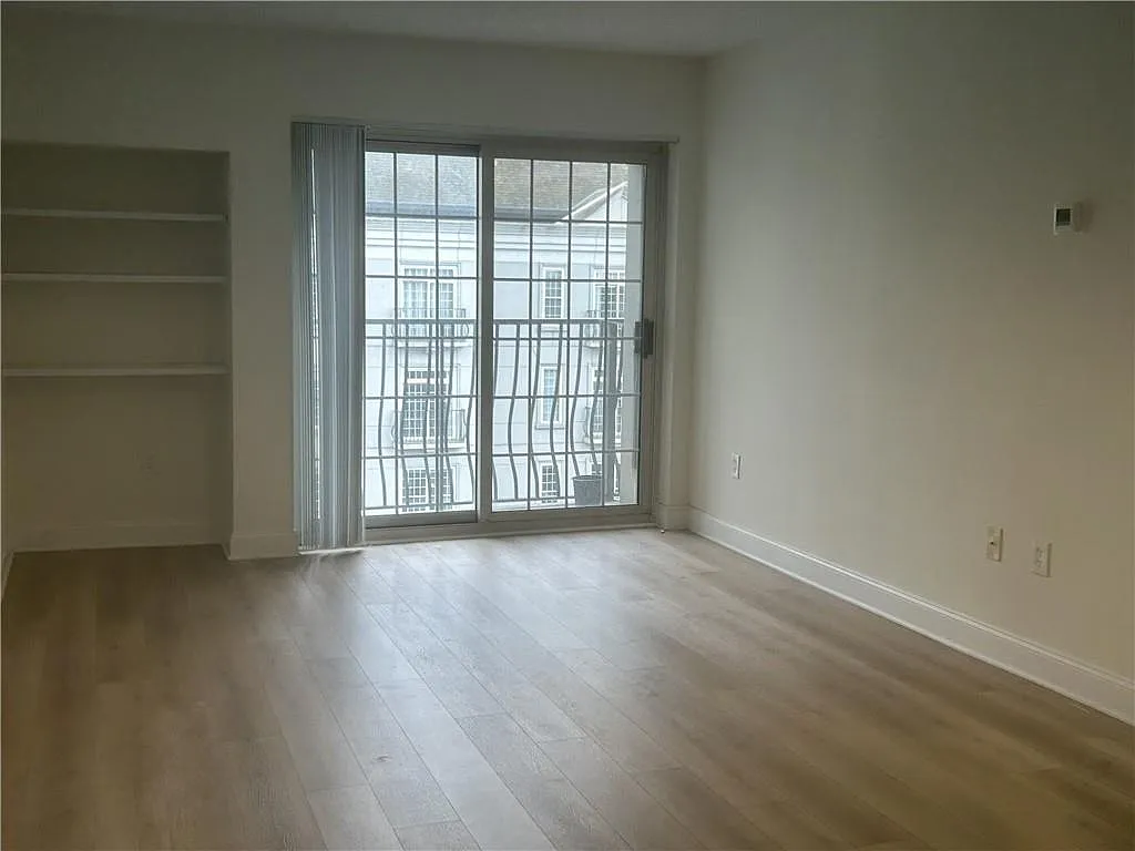 1 bed, 1.0 bath, 750 sqft, $1,800 — Photo 2