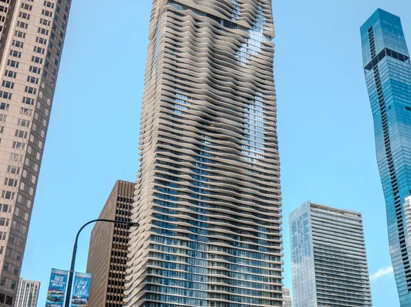 225 N Columbus Dr Unit 8008, Chicago, IL 60601