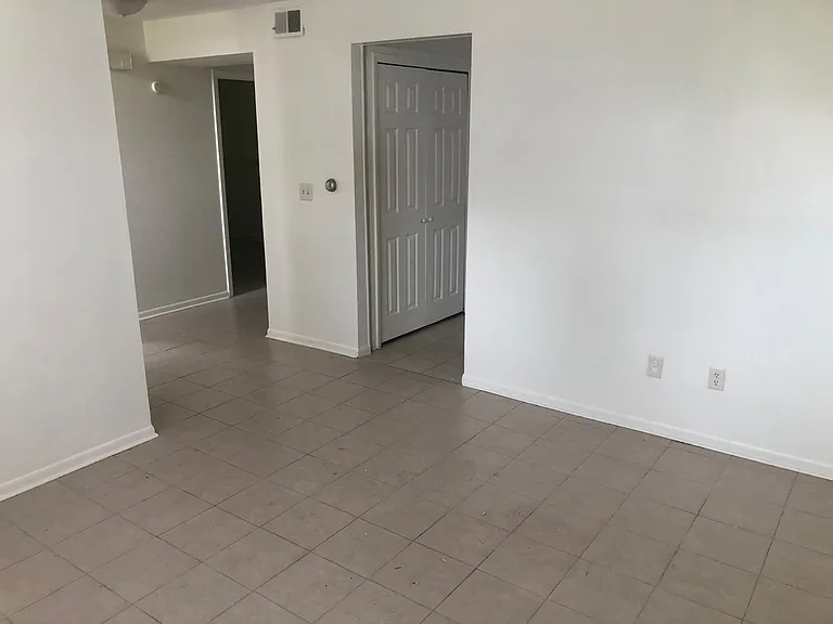 2604 Kate St — Photo 3