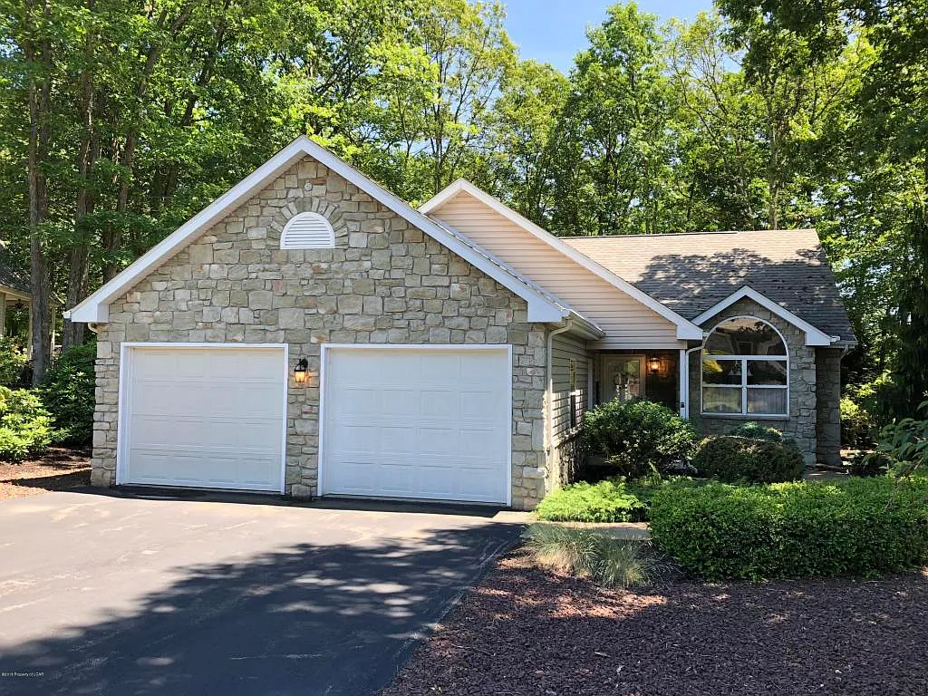 81 Glen Eagles Dr photo 1